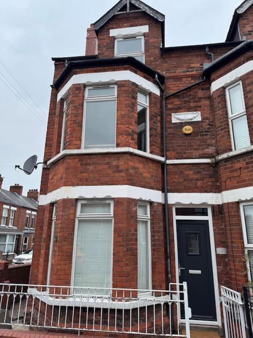 Stylish, Spacious And Central 4 Bedroom House Belfast Buitenkant foto