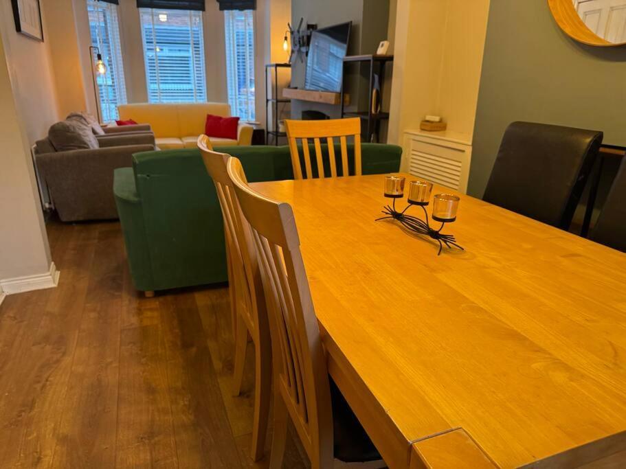 Stylish, Spacious And Central 4 Bedroom House Belfast Buitenkant foto