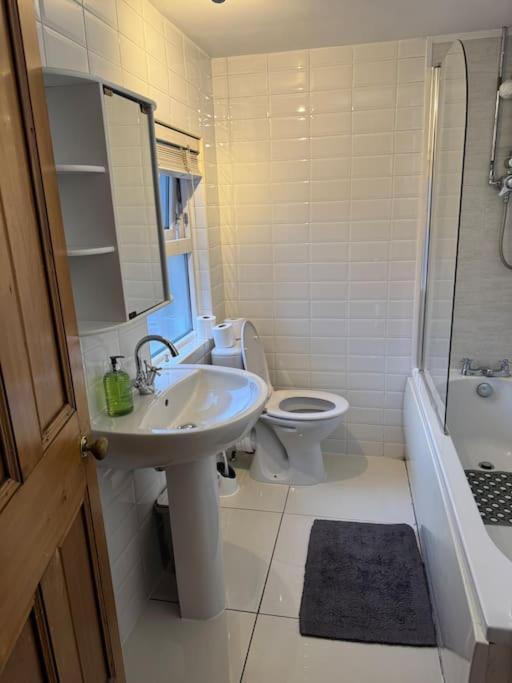Stylish, Spacious And Central 4 Bedroom House Belfast Buitenkant foto