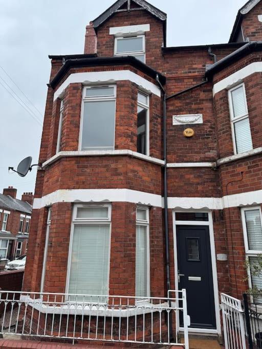 Stylish, Spacious And Central 4 Bedroom House Belfast Buitenkant foto